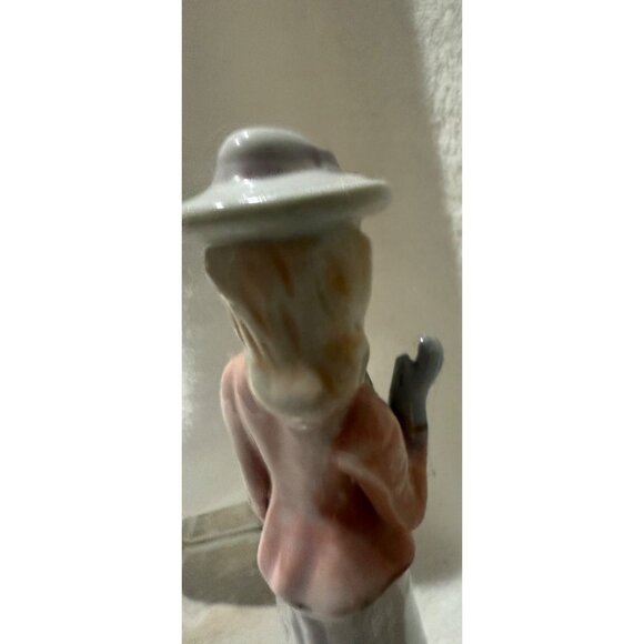 Vintage Ceramic Victorian Lady Figurine With Hat & Gloves - Picture 8 of 10